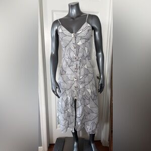 NWOT SIENNA SKY White and Black Leaf-Print Midi Dress
